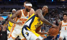 1xBit体育新闻-包含手感火热！老鹰队球员在比赛中频频得分的词条