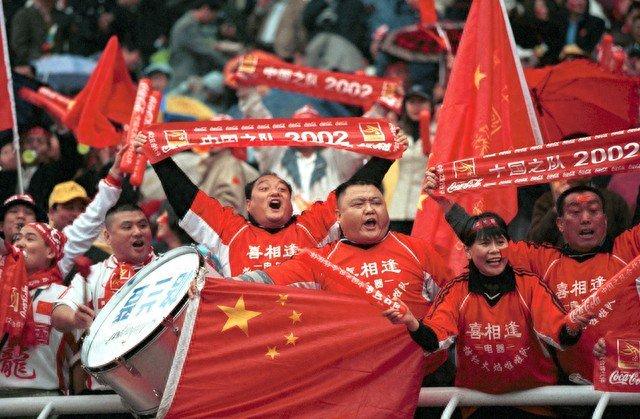 国际足球比赛中中国队绽放辉煌