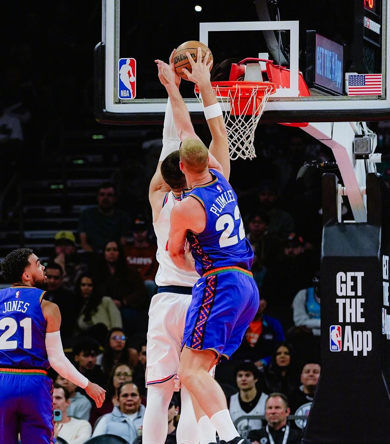 莱昂纳德压哨绝杀,快船击败国王 莱昂纳德压哨绝杀,快船击败国王