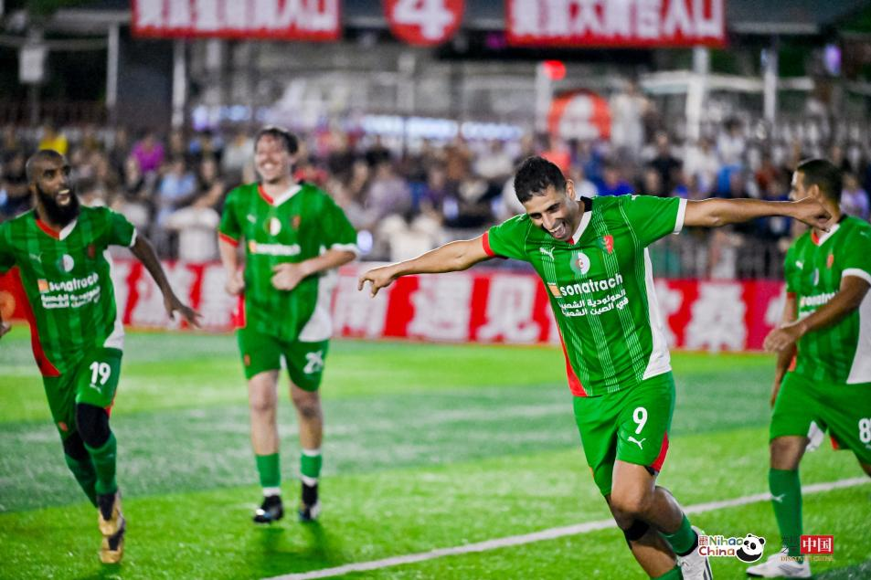 阿尔及利亚球员在欧洲比赛中团结抗争的简单介绍 阿尔及利亚球员在欧洲比赛中团结抗争的简单介绍